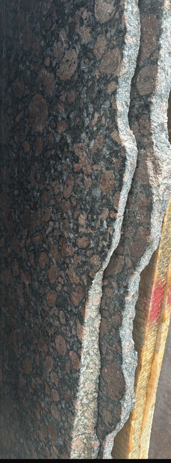 Naturstein roh – Granit und Stein